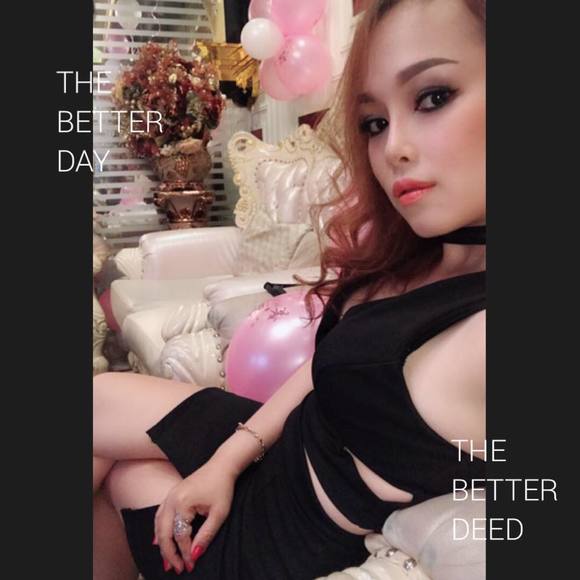 Meet your Posher, Vicky - Picture 1 of 1